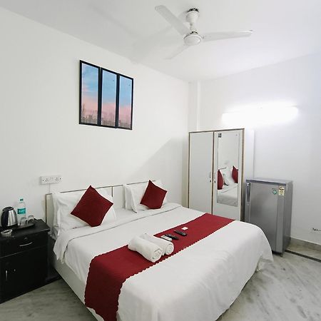 Hotel Hauz Khas Fort View New Delhi Bagian luar foto