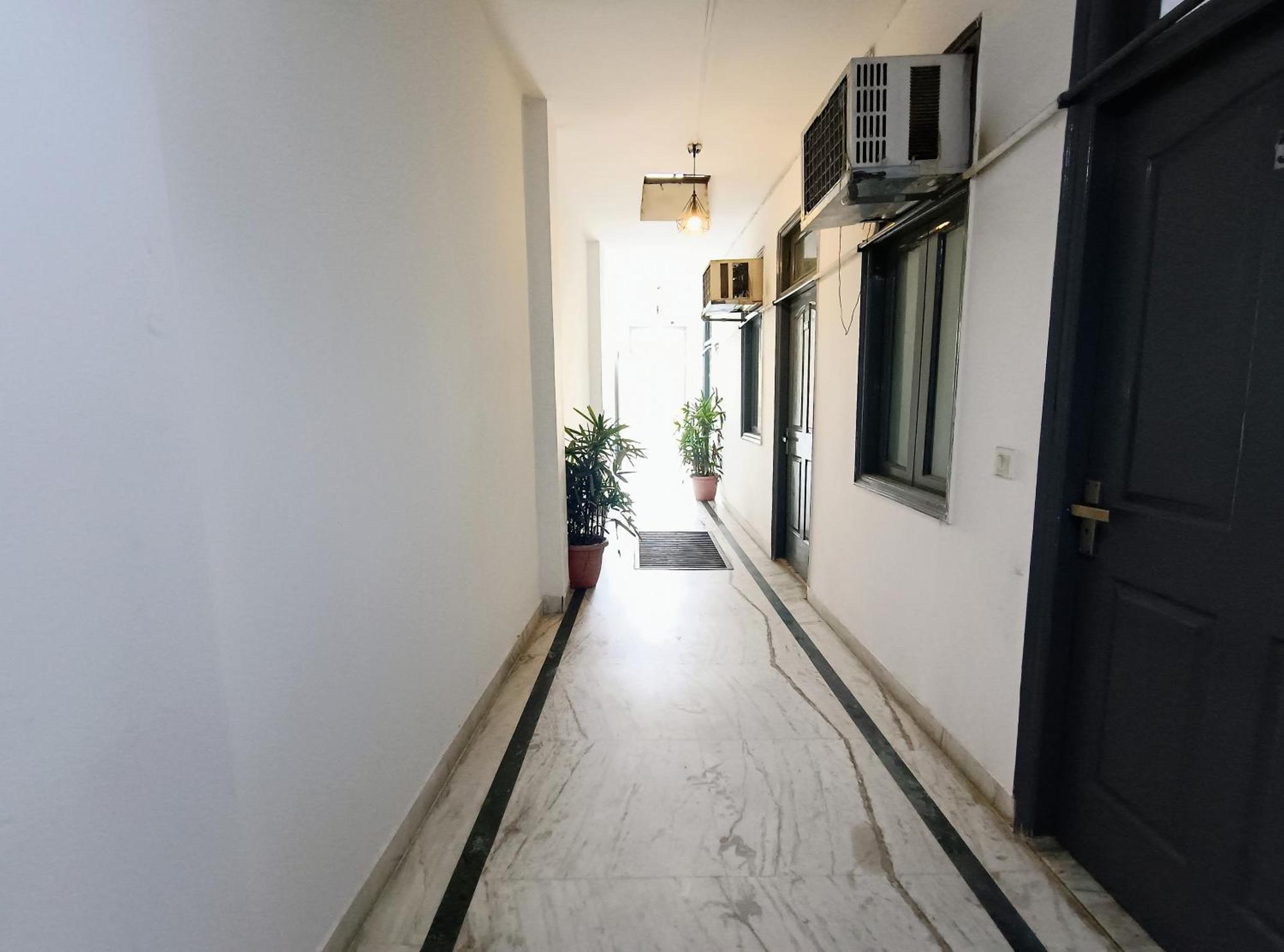Hotel Hauz Khas Fort View New Delhi Bagian luar foto
