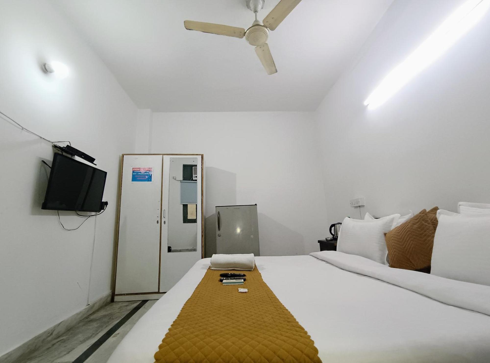 Hotel Hauz Khas Fort View New Delhi Bagian luar foto