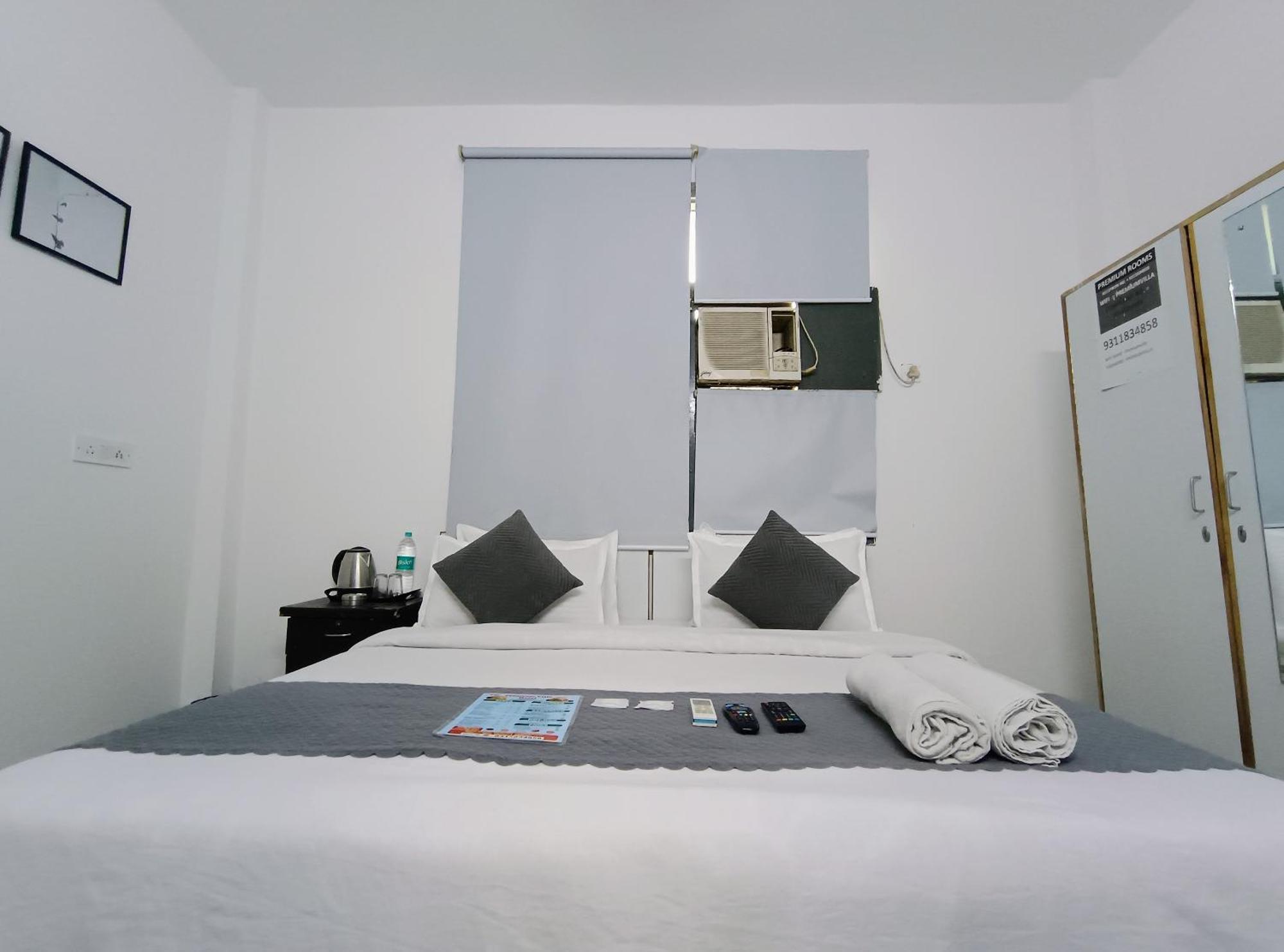 Hotel Hauz Khas Fort View New Delhi Bagian luar foto