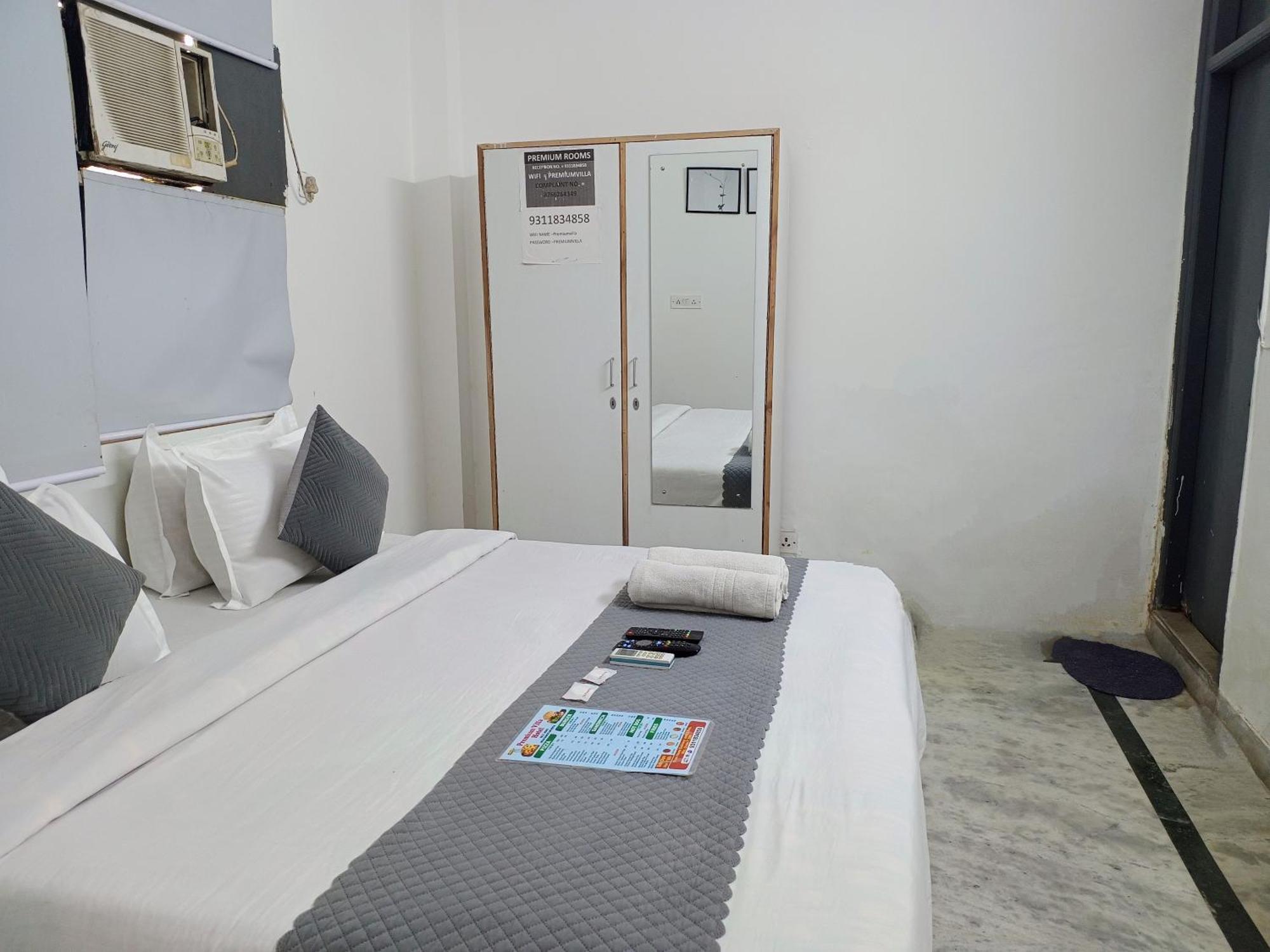 Hotel Hauz Khas Fort View New Delhi Bagian luar foto