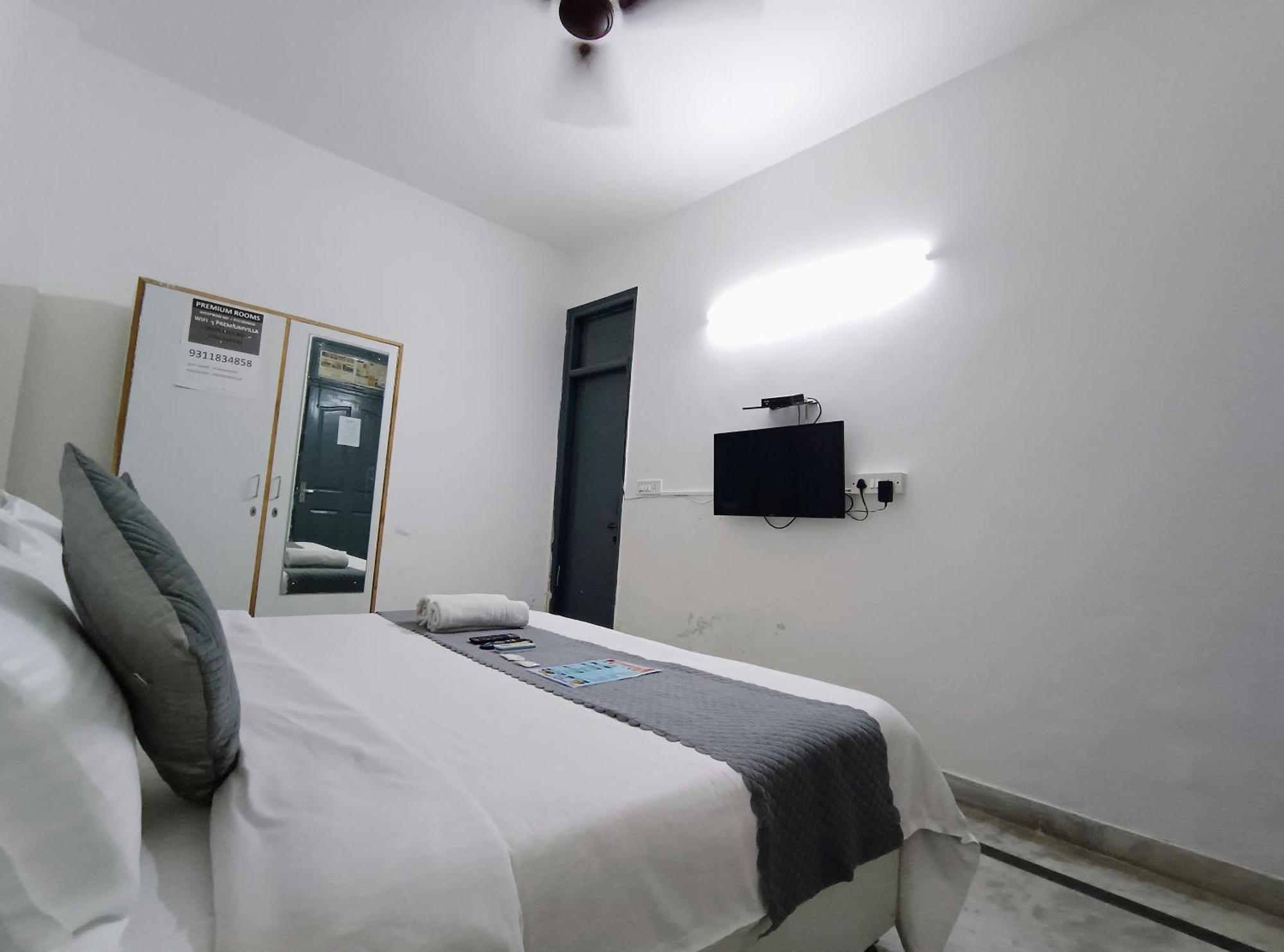 Hotel Hauz Khas Fort View New Delhi Bagian luar foto